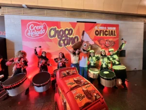 Drumbots Colombia - show de tambores robot LED para eventos, Voiz Producciones