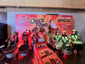 Drumbots Colombia - show de tambores robot LED para eventos, Voiz Producciones