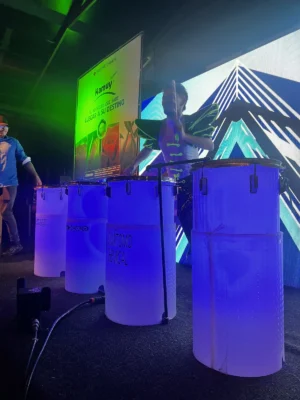 Neon Party - tambores con luz y agua para eventos, Voiz Producciones