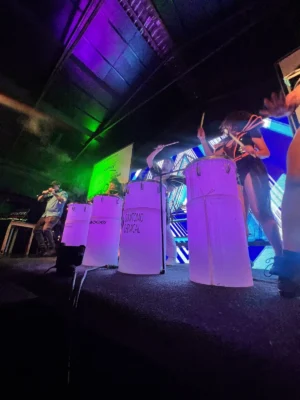 Neon Party - tambores con luz y agua para eventos, Voiz Producciones