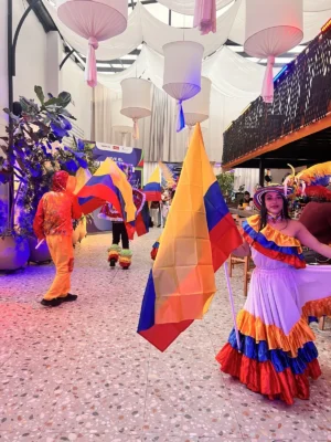 Show Carnaval de Barranquilla en Bogotá - comparsa folclórica Voiz Producciones
