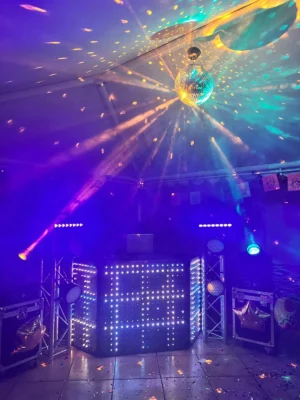 Alquiler de sonido, luces y DJ para eventos sociales en Bogotá, Voiz Producciones