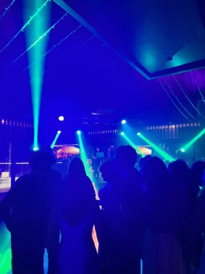 Alquiler de sonido, luces y DJ para eventos sociales en Bogotá, Voiz Producciones