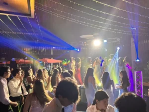 Alquiler de sonido, luces y DJ para eventos sociales en Bogotá, Voiz Producciones