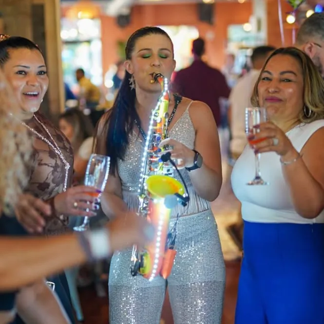 Show Saxo LED — Voiz Producciones