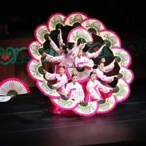 BAILE CHINO DE ABANICOS