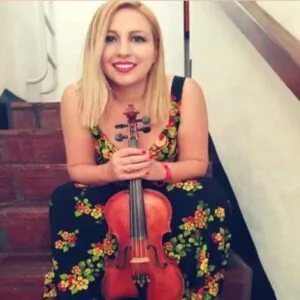 Violinista en la ciudad de Bogotá